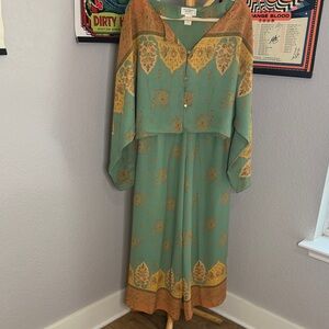 Elegant Green and Gold Women's 2-Piece Sheer Pant Set